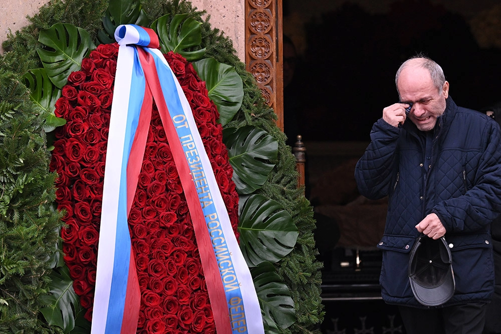 Прощание с Тиграном Кеосаяном в Москве. Венок от Президента РФ