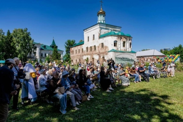 Воскресенско-Тихоновская ярмарка на Новоиерусалимском подворье