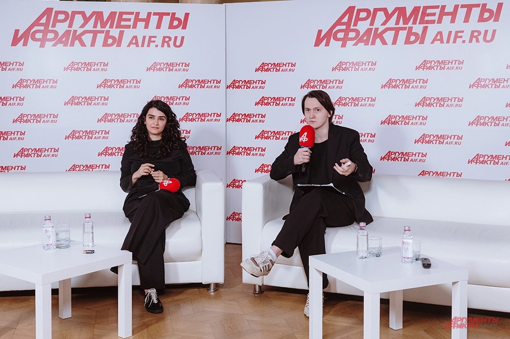 Эмиль Зайнутдинов, продуктовый маркетолог компании «Миксплат Процессинг» и Лейла Исмаилова, эксперт по волонтерскому фандрайзингу платформы Donation.