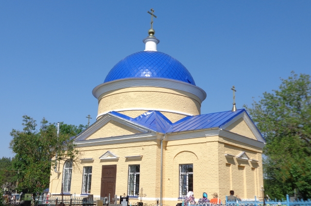 осстановленная Никольская церковь, май 2014 года