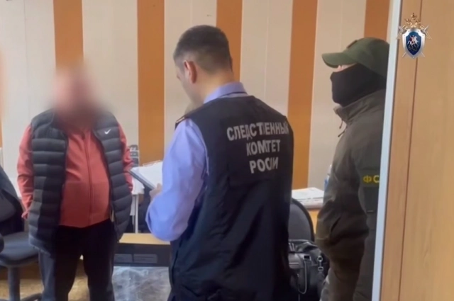 Не стал убирать мусор, а просто зарыл.