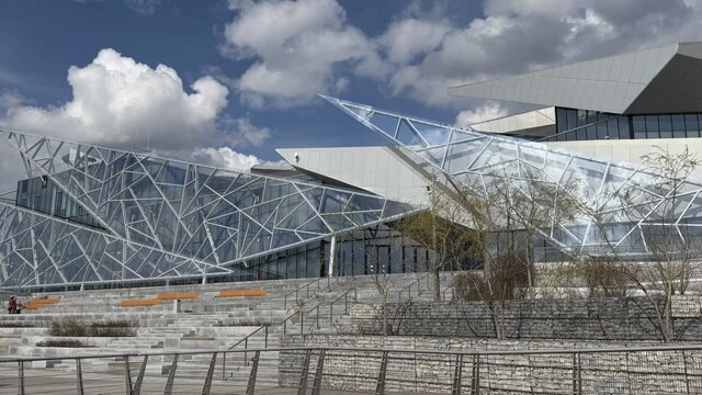 Озеро Кабан, театр Камала