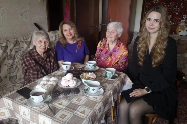 Ветеран Зинаида Перова, коммерческий директор