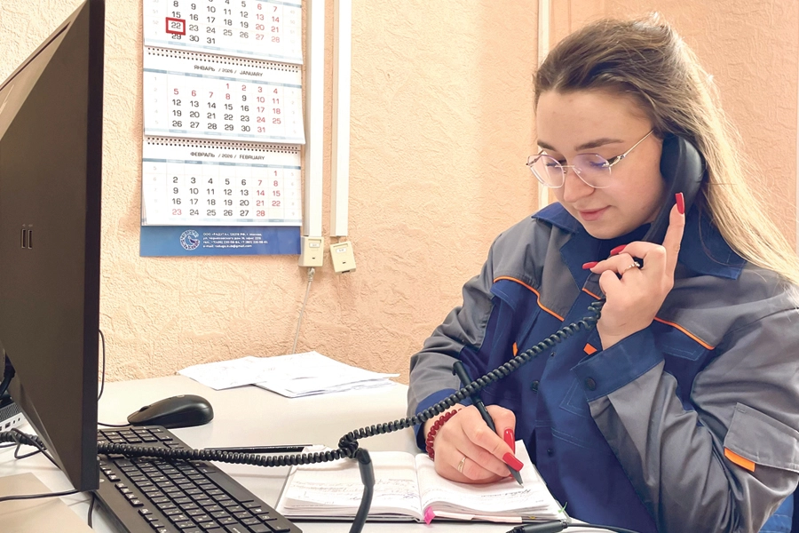 Екатерина Кумова признаётся: первые дни оказались непростыми, но коллеги быстро помогли влиться в коллектив.
