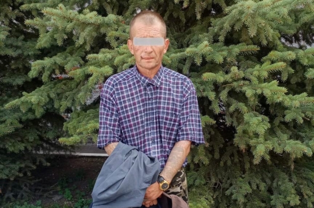 46-летний мужчина работал два месяца на лесопилке в посёлке Новоомский.