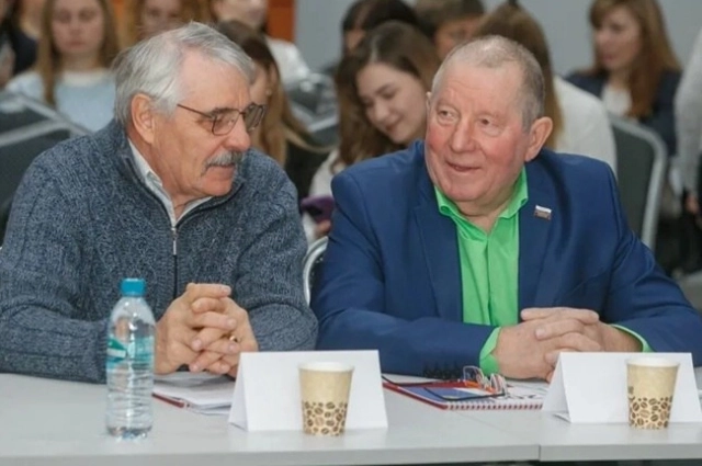 Александр Филипенко (справа).