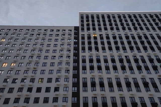 На месте старых домов растут новые.