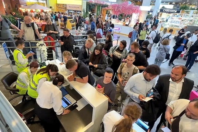 В аэропорту Пулково ограничили рейсы.