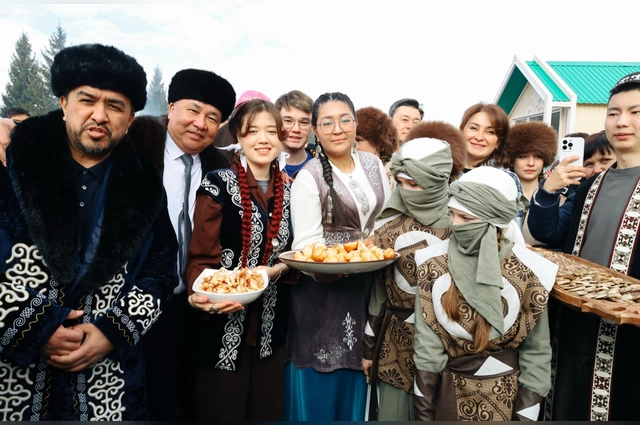 На празднике собрались 13 тысяч гостей.