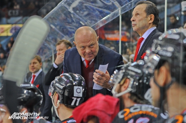 Главный тренер омичей Фёдор Канарейкин попросил хоккеистов «хорошо отработать».
