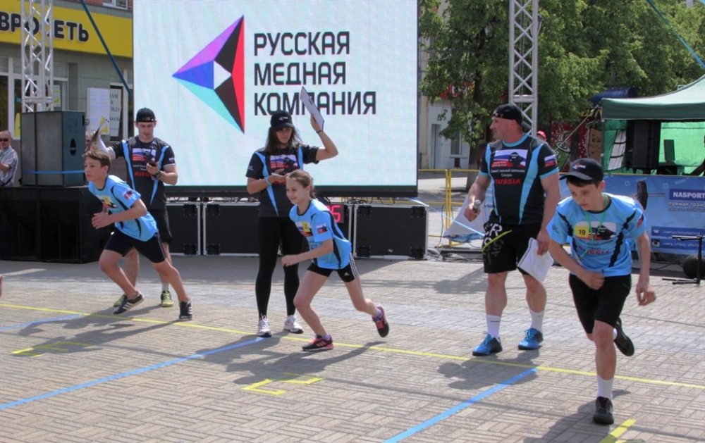 Состязания «Самый сильный школьник Челябинска» - ещё один социальный спортивный проект РМК. Его участниками тысячи юных спортсменов областного центра. 