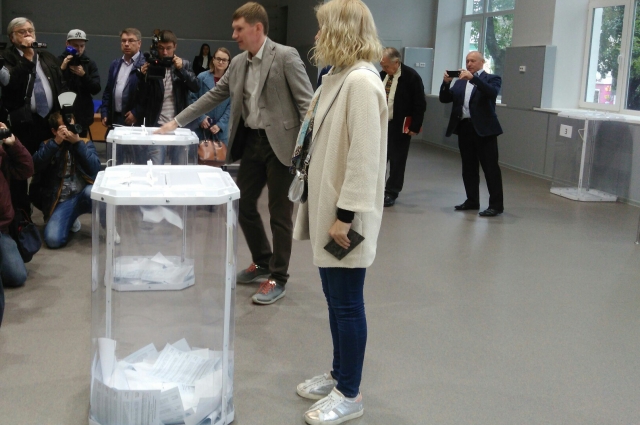 На выборы себя 10 сентября 2017 года Максим Решетников пришёл вместе с женой. 