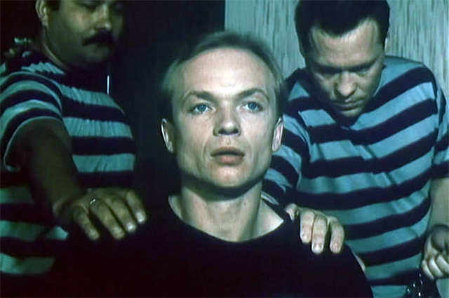 Андрей Смоляков в фильме «Обнажённая в шляпе», 1991