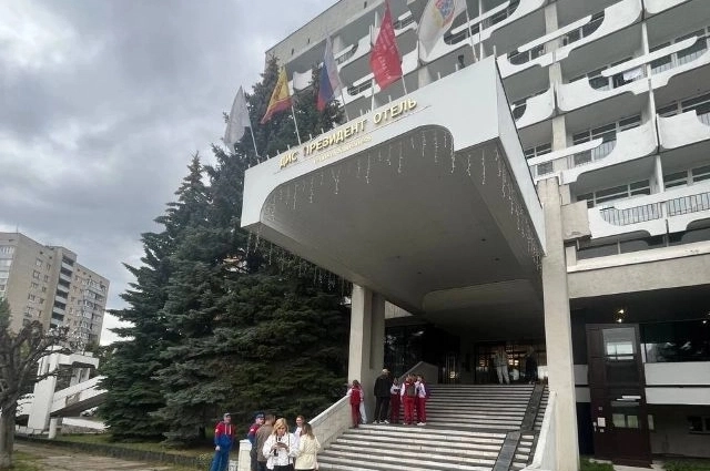 Преположительно за завтраком в гостинице могли отравиться 13 человек.