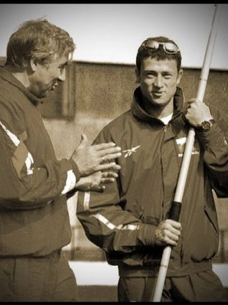 Александр Авербух, как и старший брат, «вырос» на стадионах.