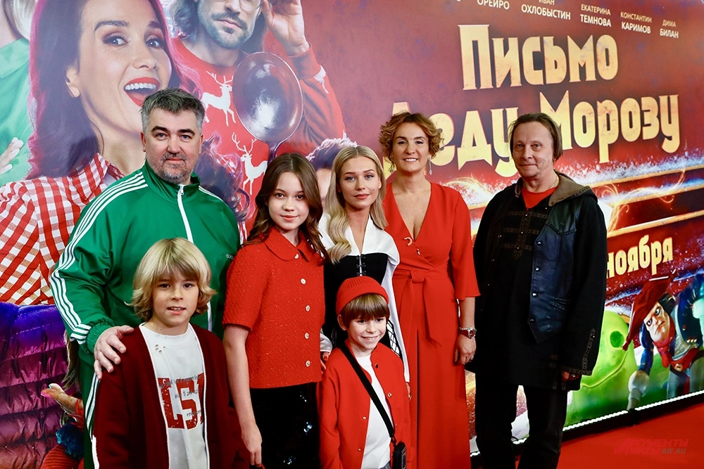 Актер Мирон Проворов, режиссер Кирилл Кузин, актриса Екатерина Темнова, актёр Константин Каримов, актриса Кристина Асмус и актер Иван Охлобыстин.