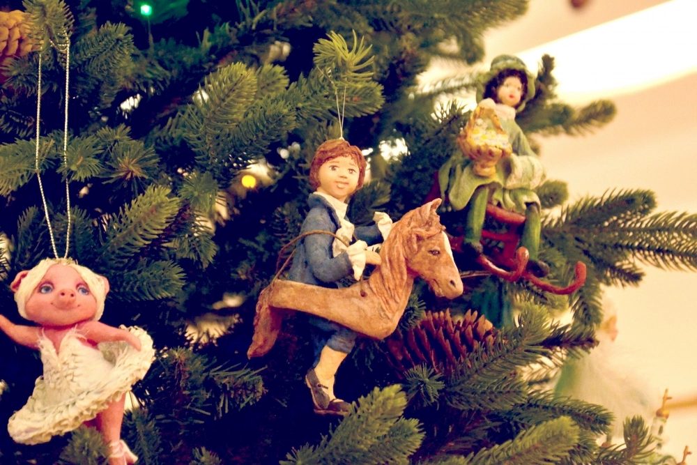 Мастерица призналась, что на изготовление лошадки у неё ушло больше времени, чем на самого мальчика.