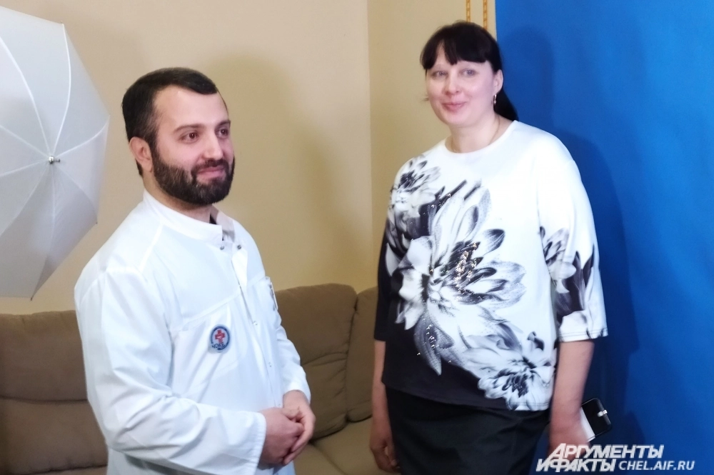 Екатерина работает в той же больнице, где ей сделали операцию. 