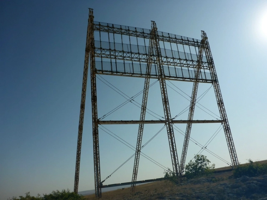 Ретранслятор вблизи.