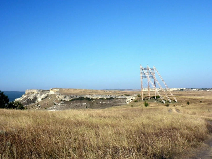 На горе Маяк тоже стоят пассивные ретрансляторы