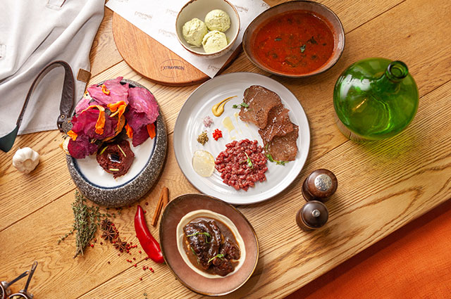 Чипсы можно приготовить из разных овощей.