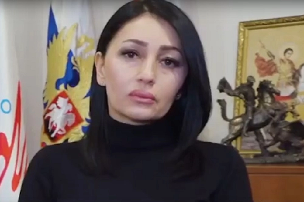 Все эти годы Земфира всё ещё борется.