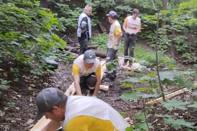 . Очищенные родник и озеро теперь радуют местных жителей.