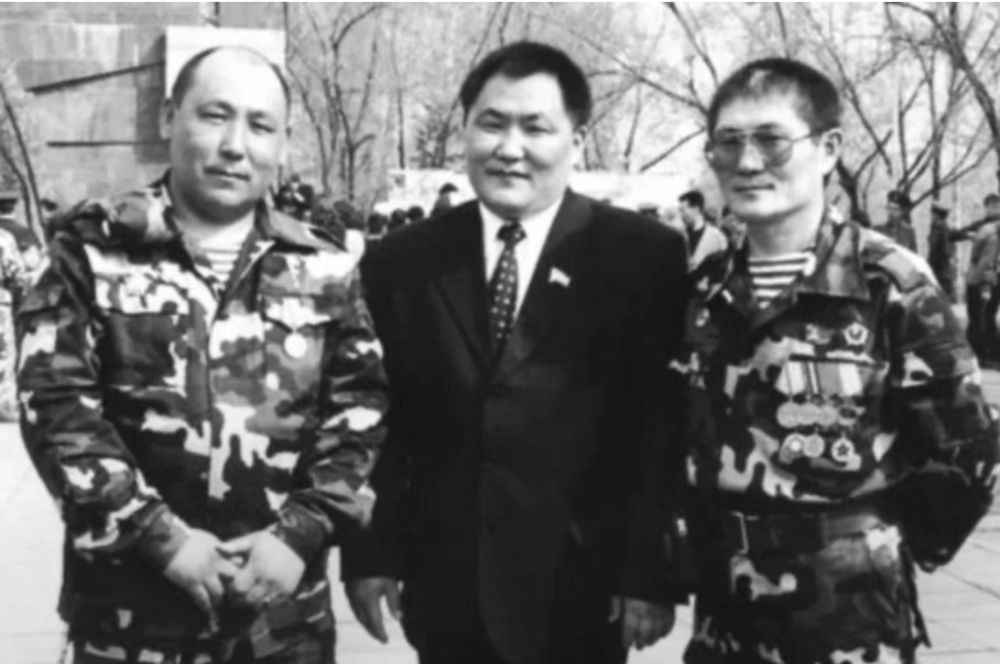 Шолбан Кара-оол с братьями.