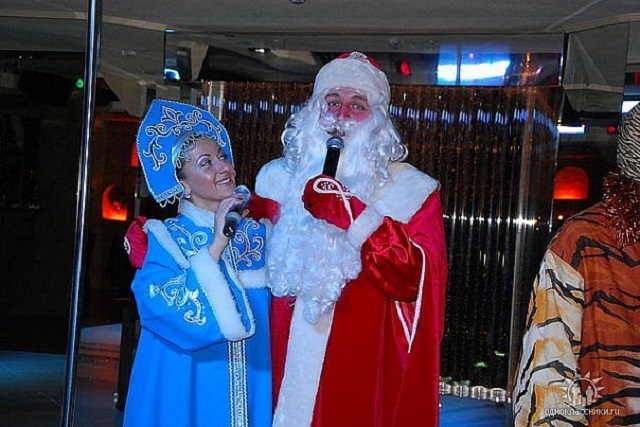 Дед Мороз Паша - любимец женщин.