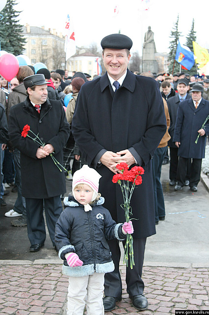 День республики в Карелии начали праздновать по инициативе тогдашнего губернатора, а ныне сенатора от Карелии Сергея Катанандова