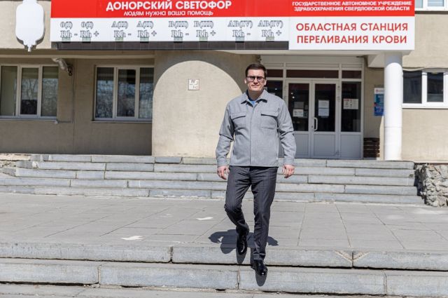 В День донора депутаты медфракции вновь сдали кровь в Екатеринбурге 