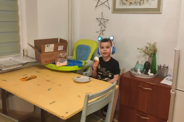 Первое время после детдома Ваня удивлялся элементарным вещам: магазинам, продуктам, животным.