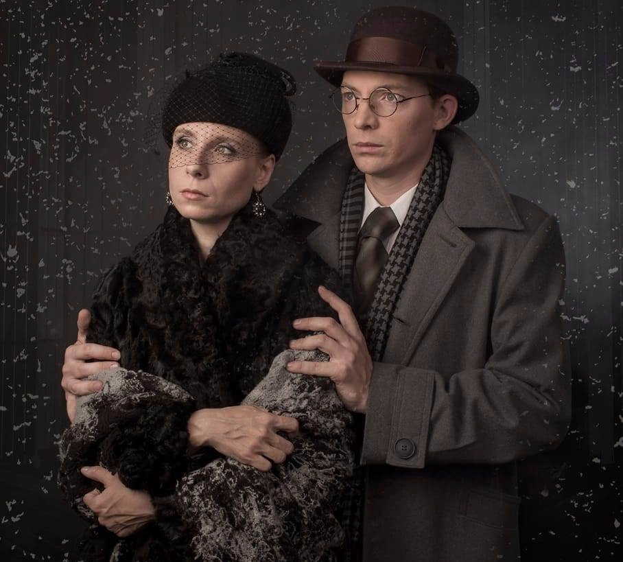 Артист Алексей Захаров в роли Голубкова в спектакле «Бег» по Булгакову..