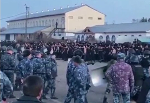 Только штурм ОМОНа помог подавить бунт.