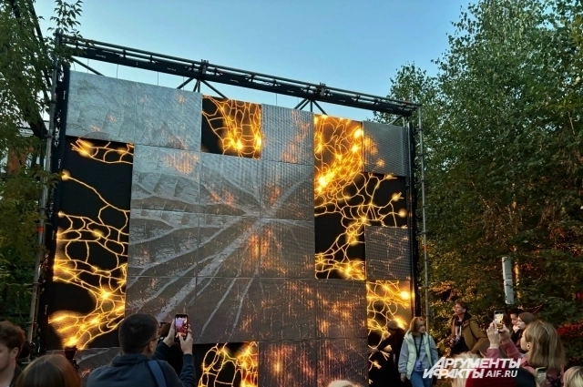 Инсталляция под открытым небом.