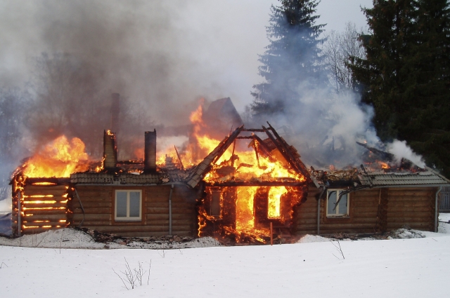 Пренебрегая правилами пожарной безопасности, можно лишиться жилья.