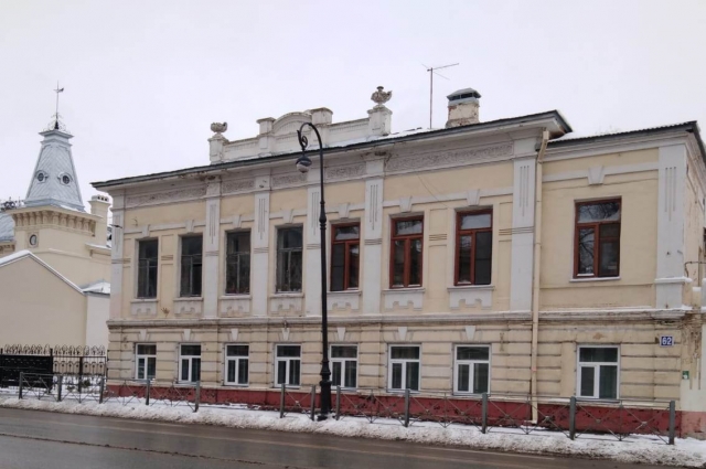 Есть предположение, что Лихачёвым принадлежал дом по по ул. Грузинской (сейчас ул. Карла Маркса). 