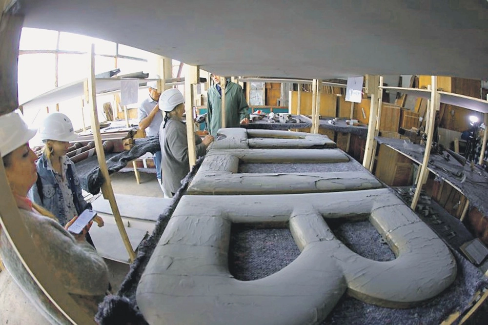 Легендарные буквы, составляющие надпись «Правда» на фасаде, сейчас в хранилище.