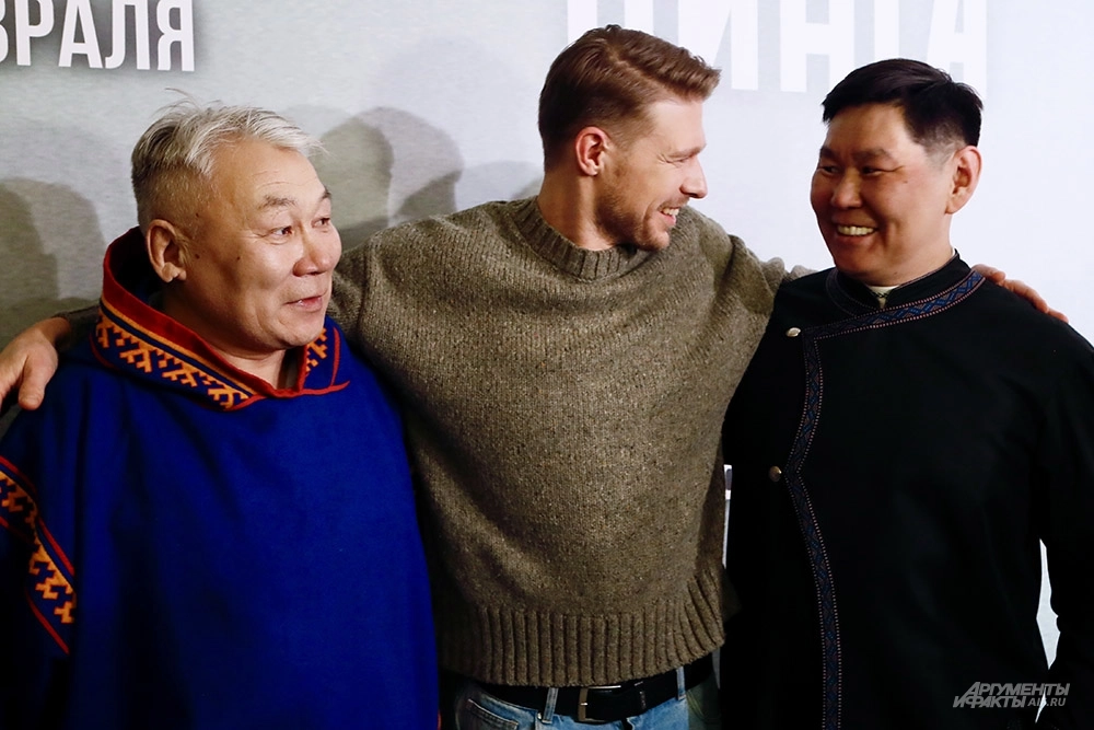 Актеры Георгий Бессонов и Никита Ефремов (справа налево)