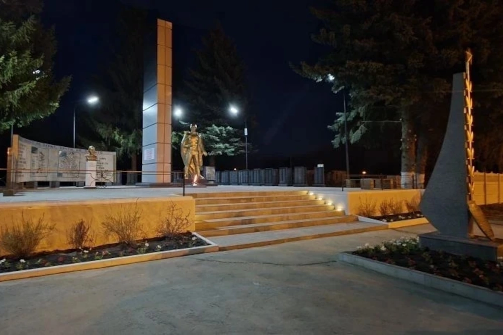 Мемориал в Репьёвке.