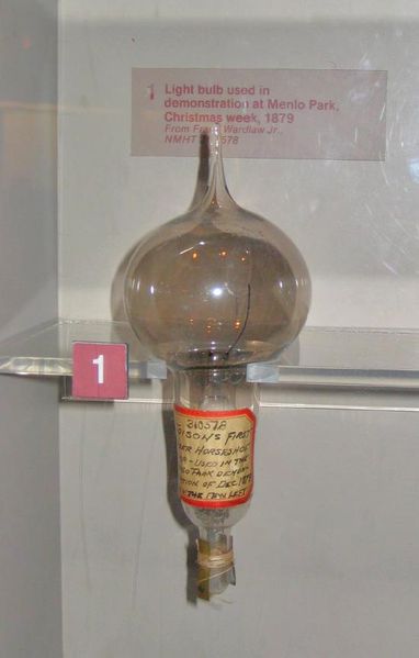 Лампа накаливания Томаса Эдисона.