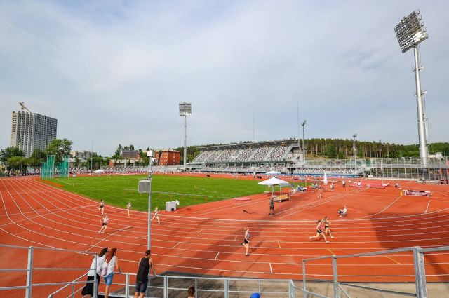 В Екатеринбурге проходят межрегиональные соревнования по легкой атлетике