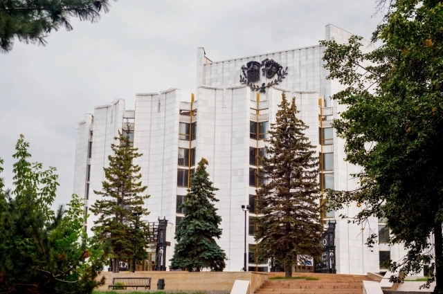 Челябинский драмтеатр стоит на месте Элеваторного кладбища.