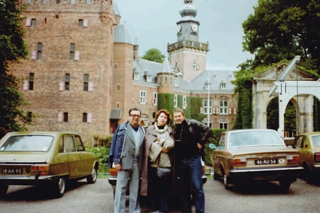 Юлиан Семёнов с другом юности Евгением Примаковым и его женой Лаурой. Голландия, 1981 год.