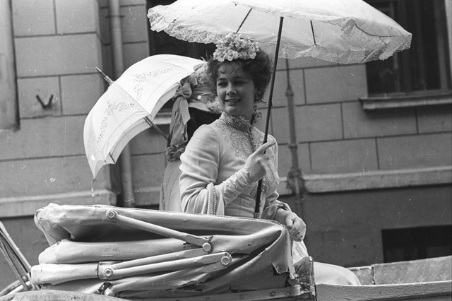 Людмила Нильская в фильме «Бешеные деньги», 1981 год.