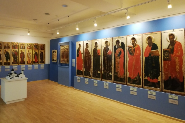 Иконы на выставке в Псковской музее-заповеднике