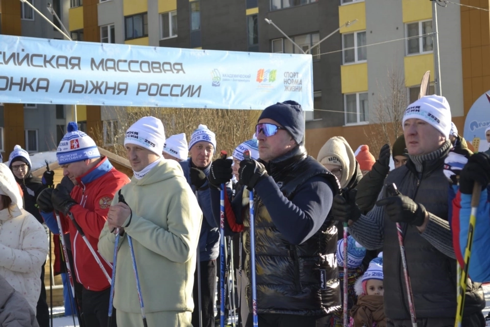 Организаторы мероприятия лично приняли участие в забеге.