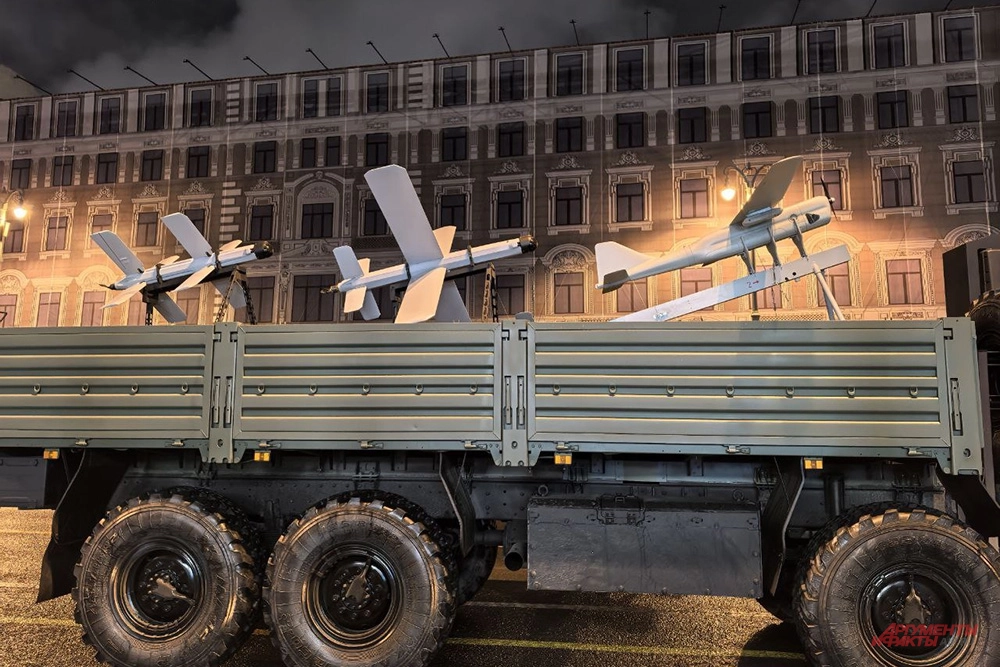 Два БПЛА «Ланцет» и «Орлан-10».