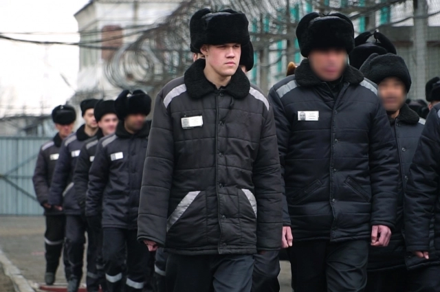 Марк отбывает срок в колонии на Алтае.
