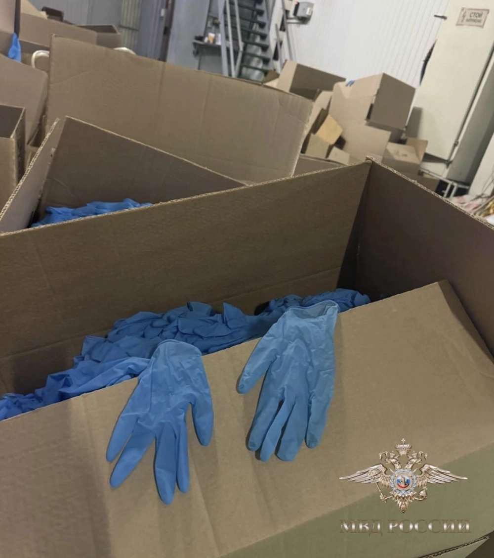 Подпольный цех по фасовке фальсифицированных медицинских перчаток